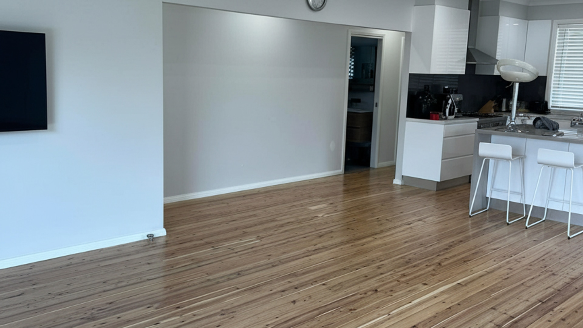 Hunter Jet Timber Flooring — floor sanding photo 3